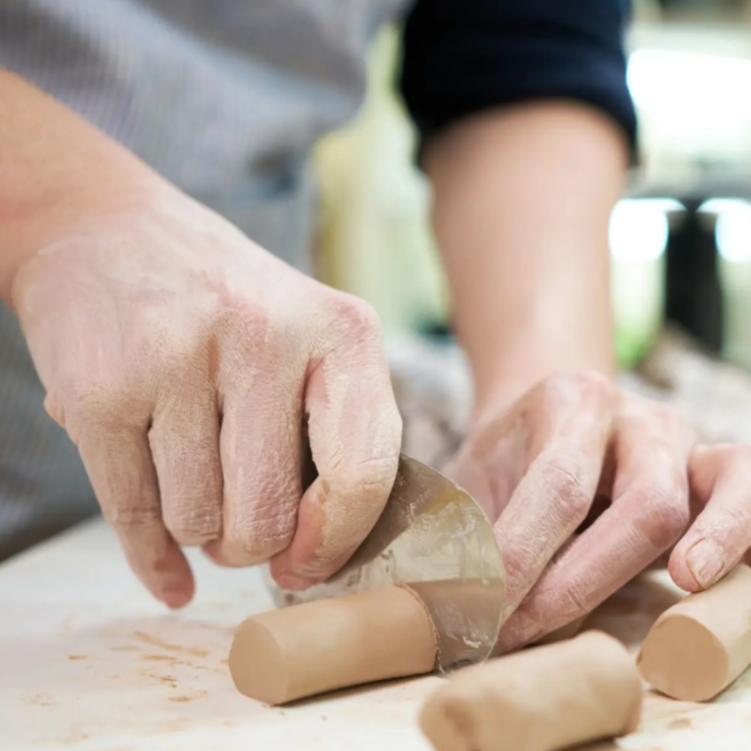Le kit de poterie en argile autodurcissante