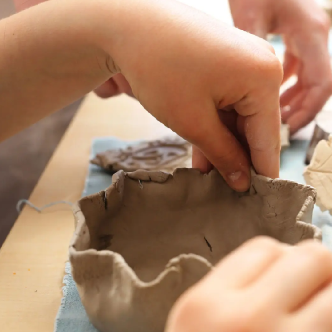 Le kit de poterie en argile autodurcissante